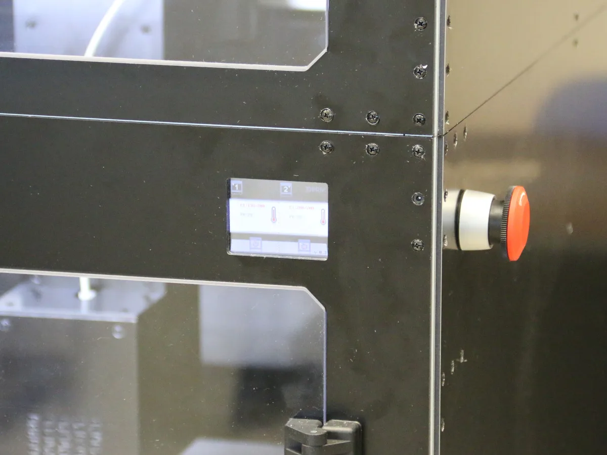 Large scale professional D printers: features and benefits for businesses